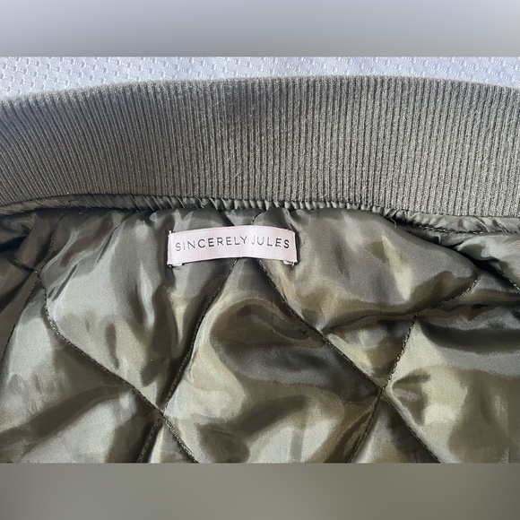 Sincerely Jules Women’s Satin Chic Olive Green Bomber Jacket Zipper Detail - Picture 14 of 16